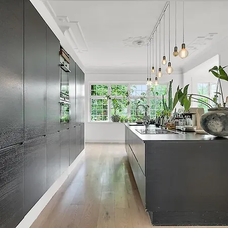 Large Pool Close To Forest Villa *