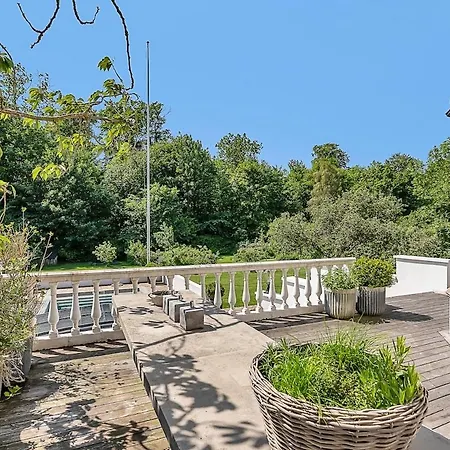 Large Pool Close To Forest * Risskov