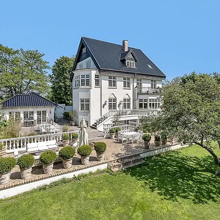 Large Pool Close To Forest