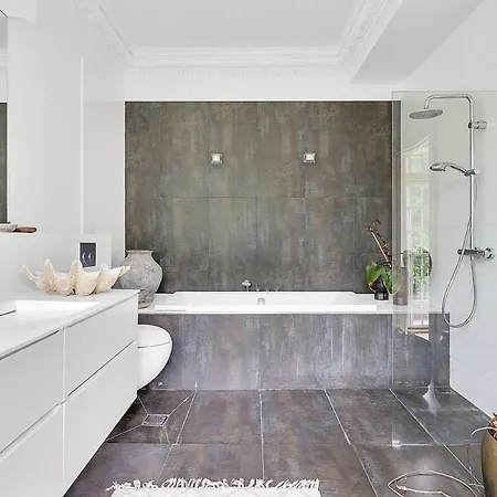 Large Pool Close To Forest Risskov