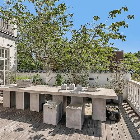 Large Pool Close To Forest Villa