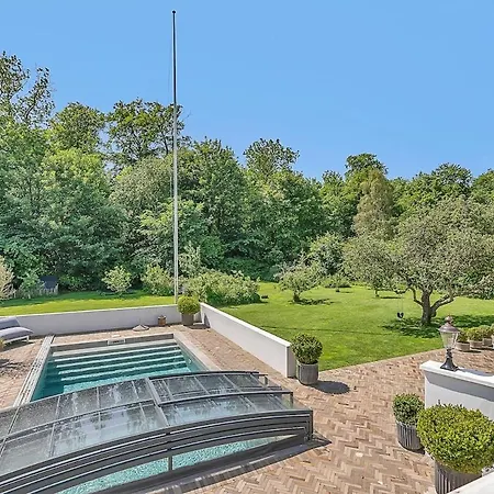 Large Pool Close To Forest * Risskov