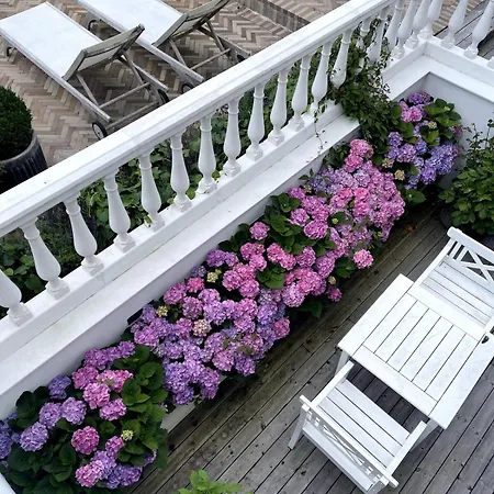 Large Pool Close To Forest Villa *