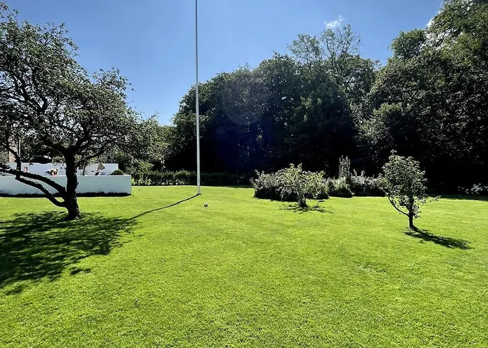 فيلة Large Pool Close To Forest *